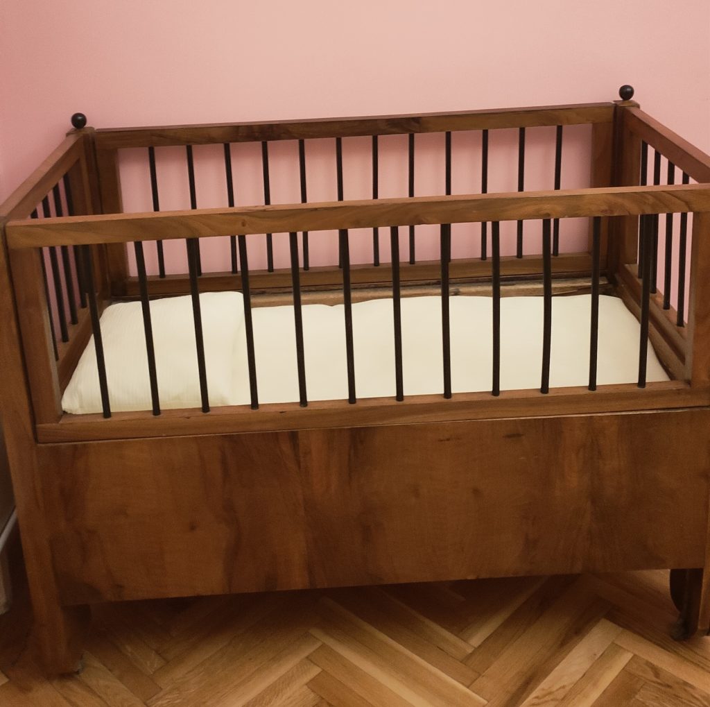 Baby cradle - 18th century